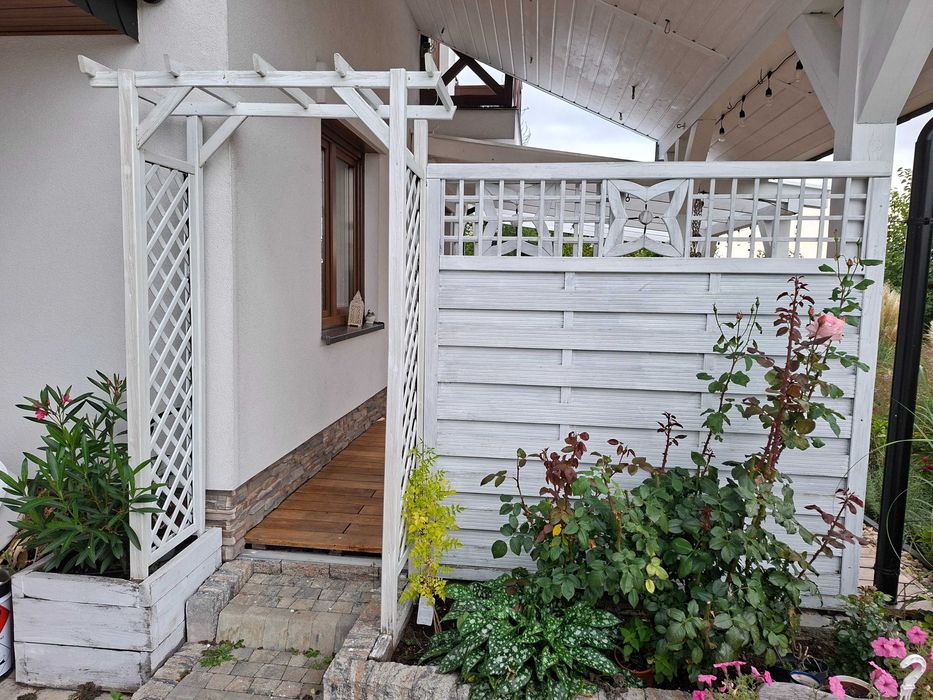 Zabudowa drewniana ściany altany, pergola, płotek
