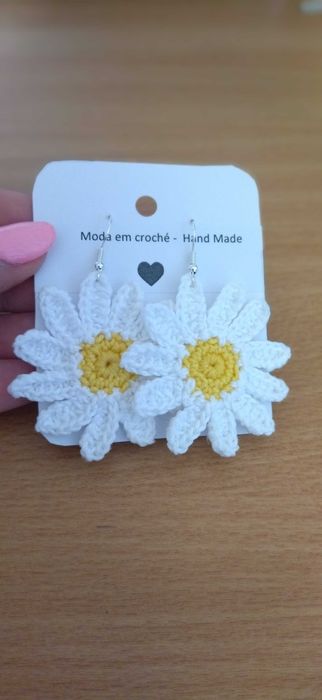 Brincos de Margaridas em croché