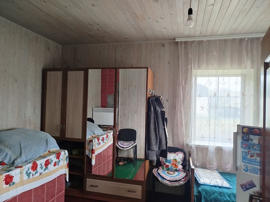 Цегляний будинок с. Різня, доглянутий, чистий, гарне місце, поряд ліс