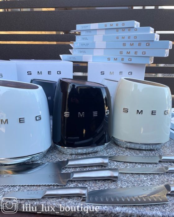 Набір ножів Smeg з підставкою