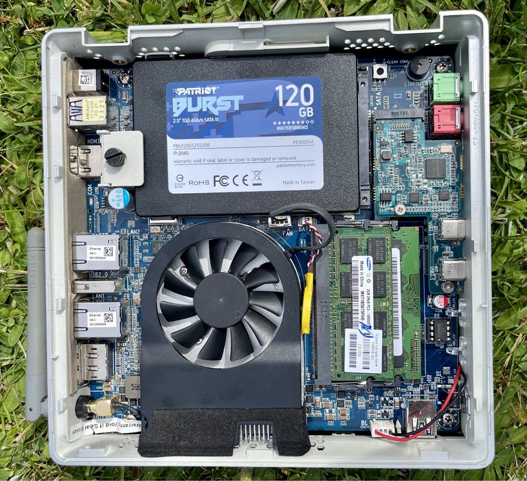 Продам Mini PC Zotac ZBox MI525/Intel Core i3/ОЗП 6Gb/120 SSD