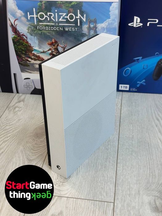 Игровая приставка Xbox one s 1 Tb  (All digital)