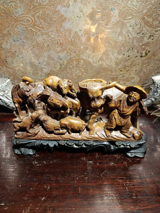 Grupo escultórico pedra-sabão China Dinastia Qing XIX tamarindo 17 cm