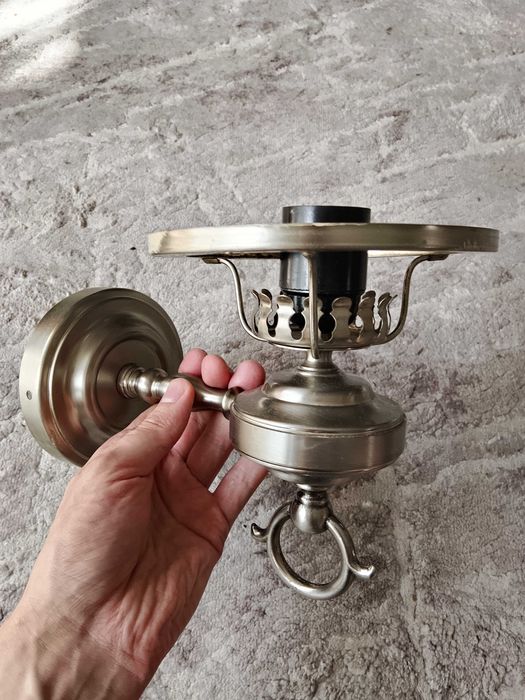 Stalowy kinkiet stylizowany vintage