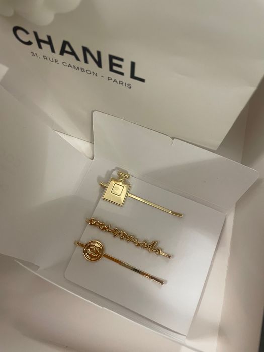 Chanel. Piękne, wsuwki do włosów