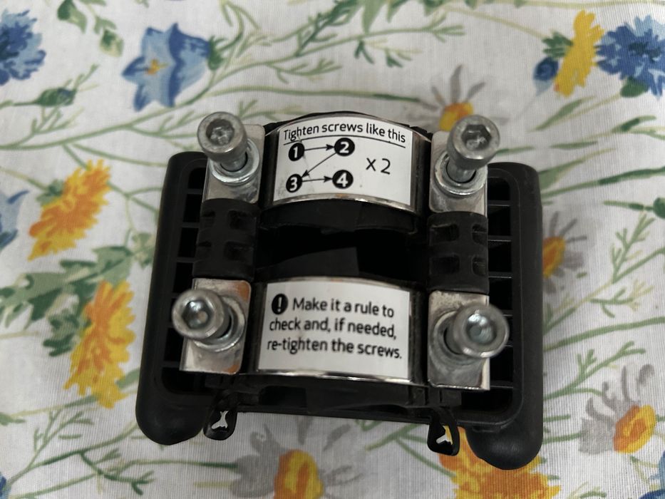 Hamax siesta + mocowanie do ramy