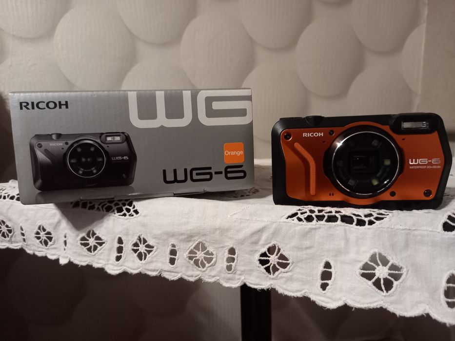 Подводный ультра-компактный фотоаппарат Ricoh WG-6 Orange