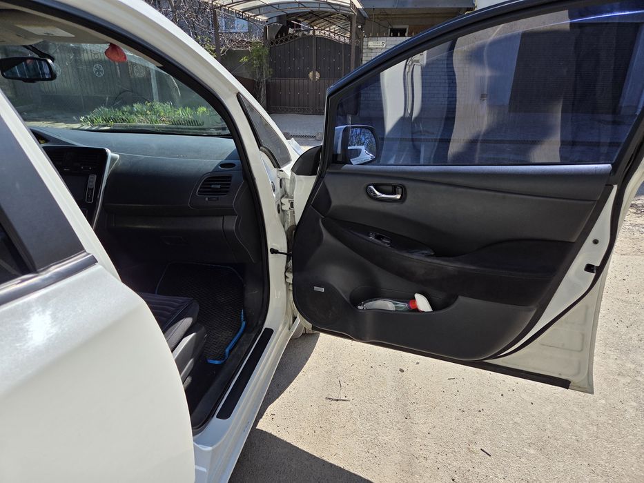 Nissan leaf Рест