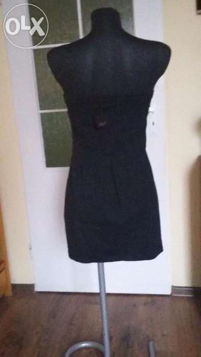 Czarna elegancka sukienka