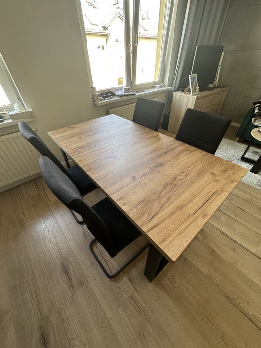 Sprzedam stól z krzeslami  do salonu