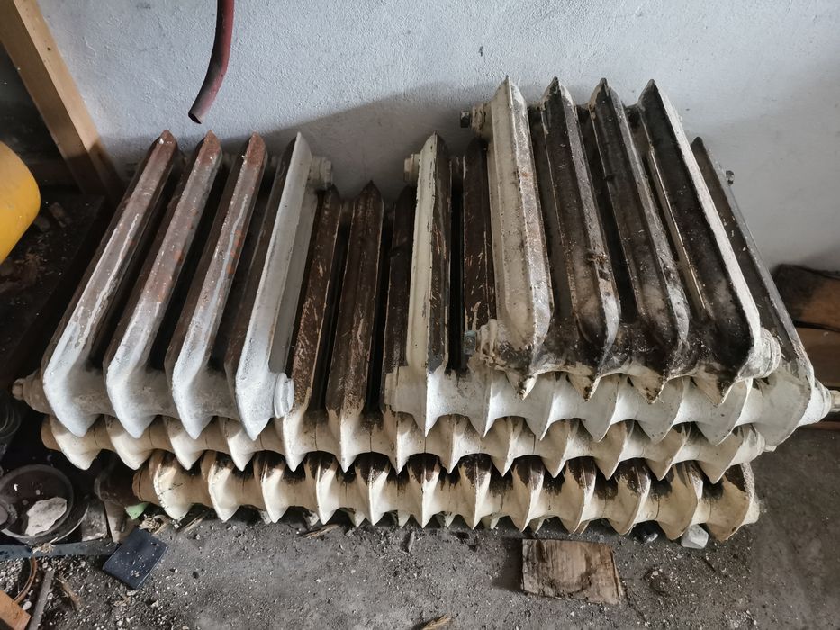 Grzejnik żeliwny 4 żeberka 13 żeberek