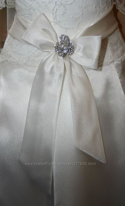 Сукня весільна у гарному стані