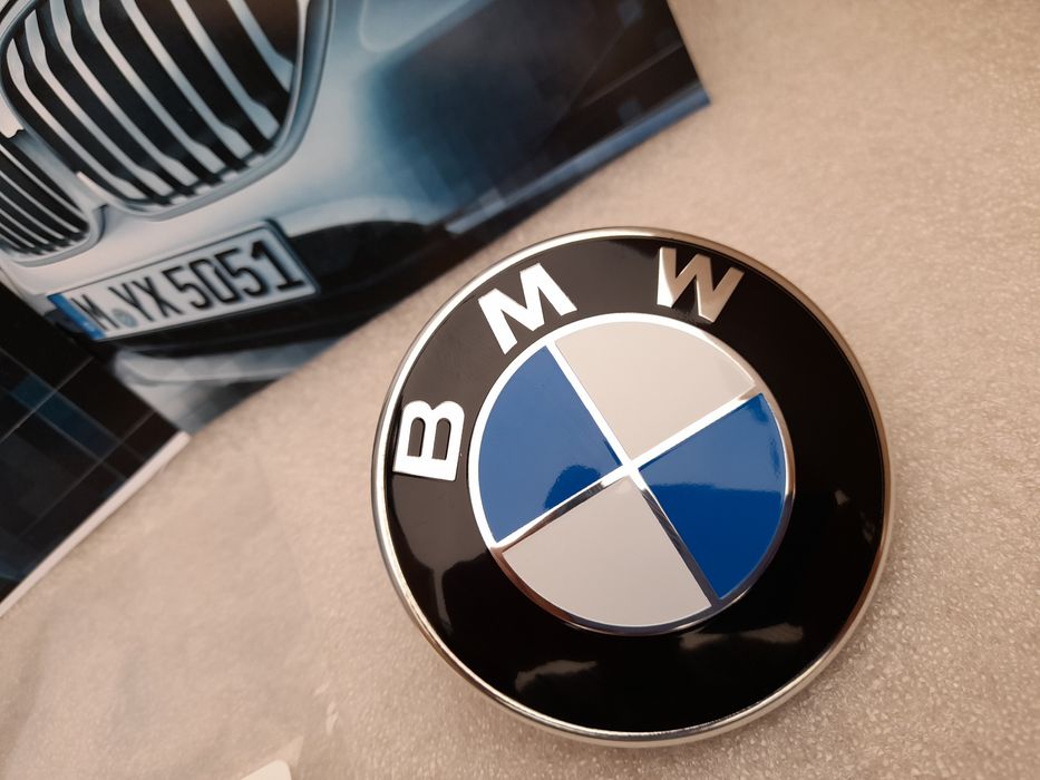 Emblemat znaczek do BMW 51148132375 E28 E30 E32 E34 E36 E38 E39 MASKA