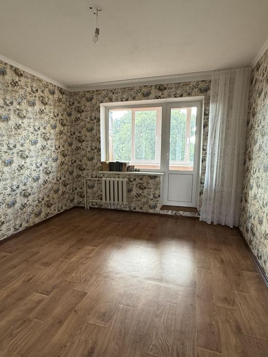 Продаж 4-х кімнатна по вулиці Прилуцька