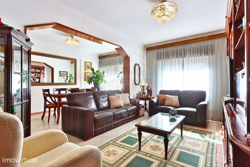 Apartamento T3 para venda — Mina De Água, Lisboa