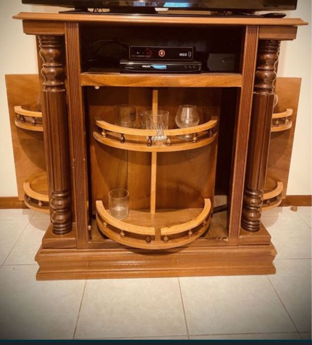 Móvel de TV (com bar)