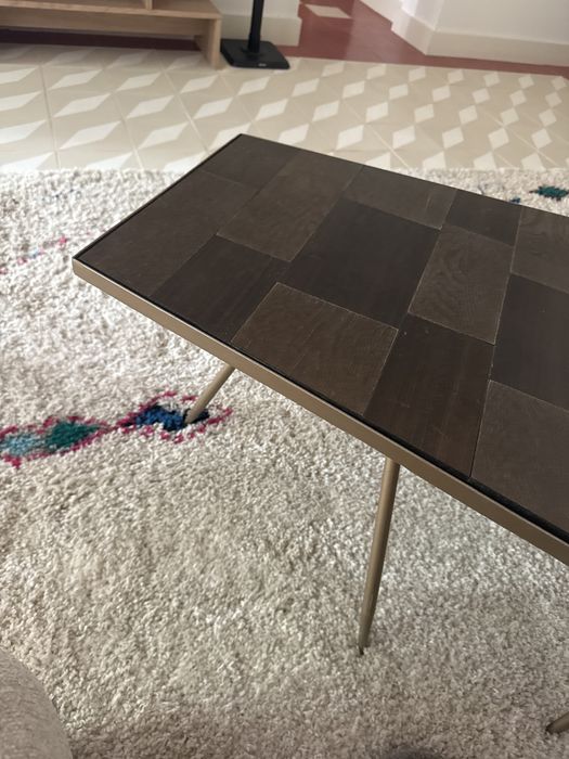 Mesa de Centro madeira e metal - marca AREA