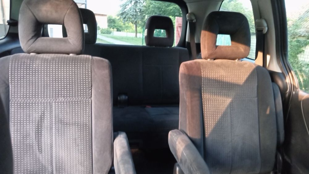 Продам Mazda MPV