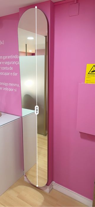 Espelho coluna com bordas ovais