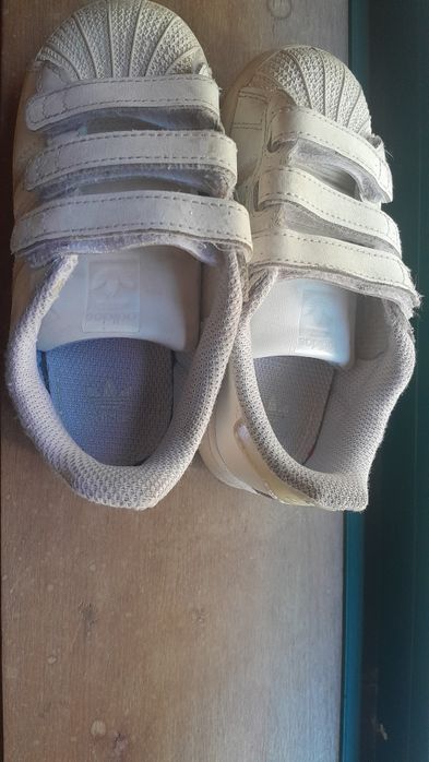 Dou  calçado de criança