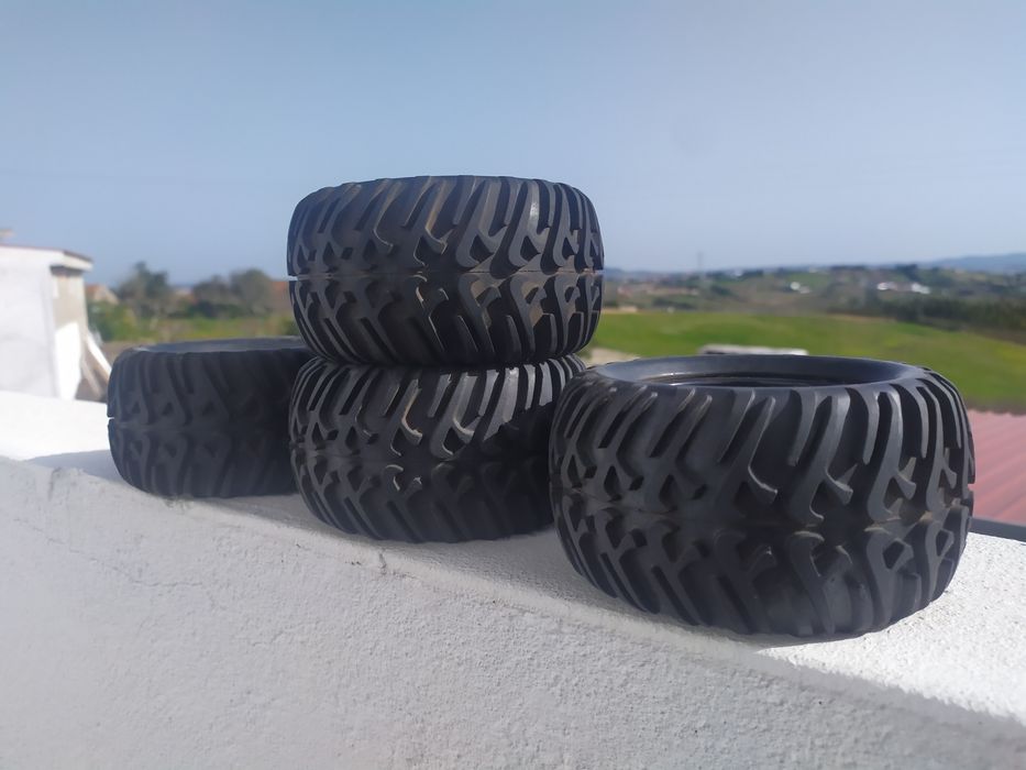 Pneus+jantes RC carro telecomandado- 1/10 com hex 12mm - monster truck