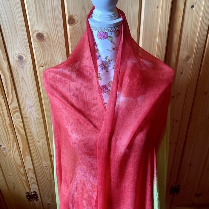 Piękny szal w trzech kolorach