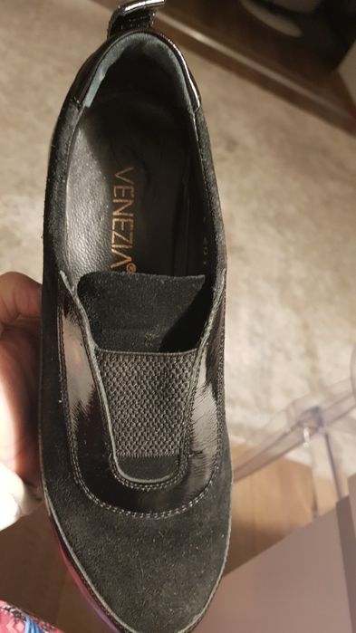 Buty wsuwane damskie czarne Venezia.