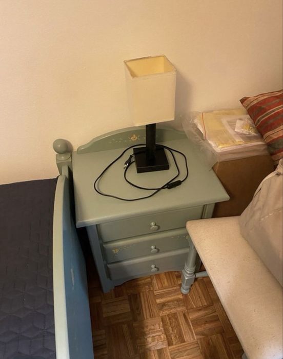 Mobilia quarto  2 camas espelho cadeira comoda colchoes