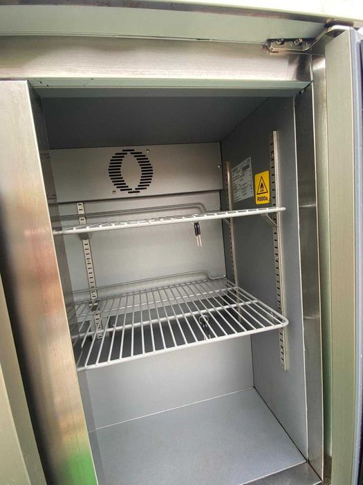 Armário frigorifico com portas de vidro