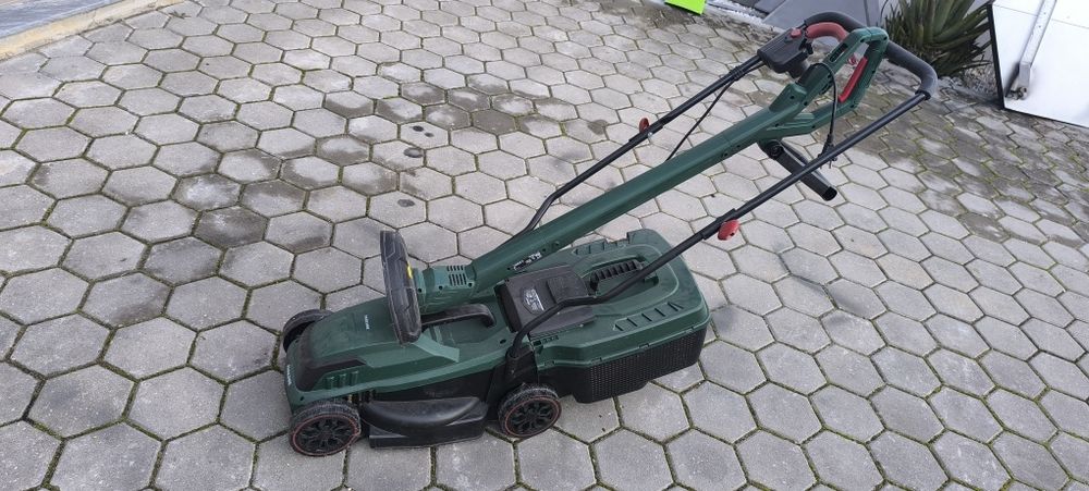 Máquina elétrica cortar relva e roçadeira elétrica