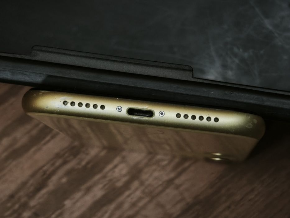 iPhone 11 – żółty – 128 GB