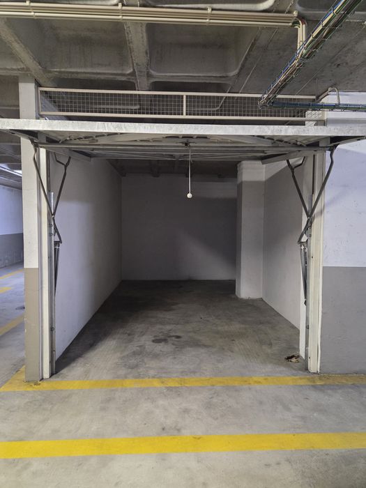 Alugo garagem em Maximinos