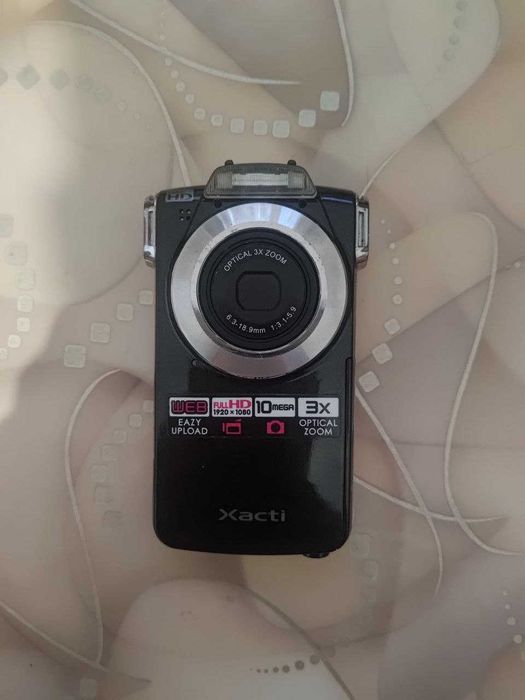 Продам фотоапарати Sanyo, HP (на запчастини чи під відновлення)