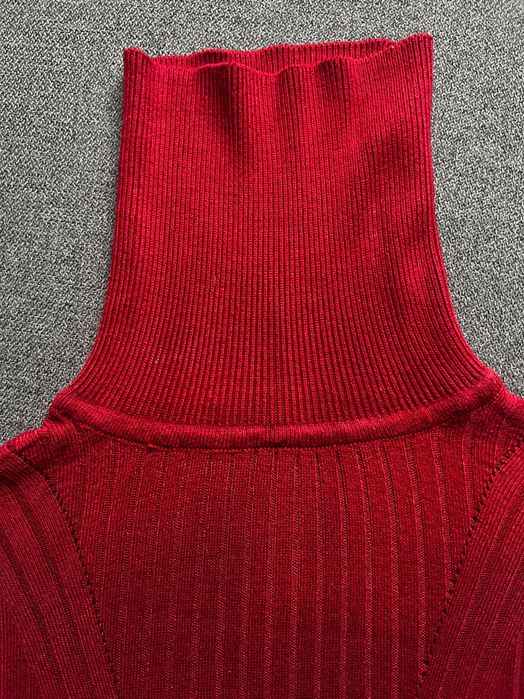 Продається жіночний светр