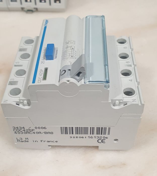 Interruptor diferencial hager CDC 425P 4 Pólos 25A 30mA 
CDC42