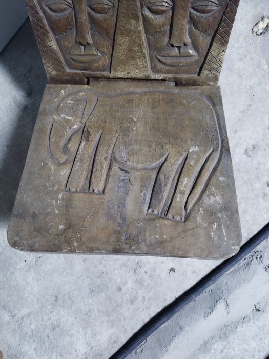 Banco de madeira antigo