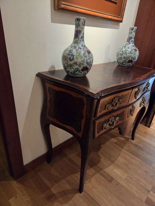 Comoda Luís xv em pau santo e pau rosa