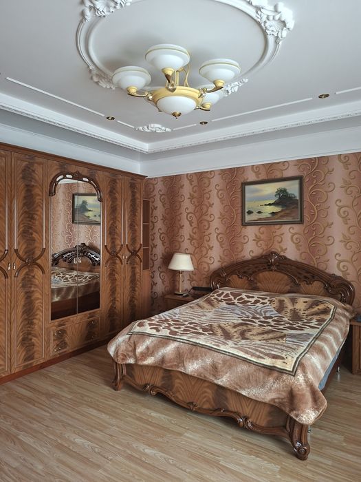 Продам 4-х кім квар, центр вул. Соборна, автономка,сауна,СЕРТИФІКАТ