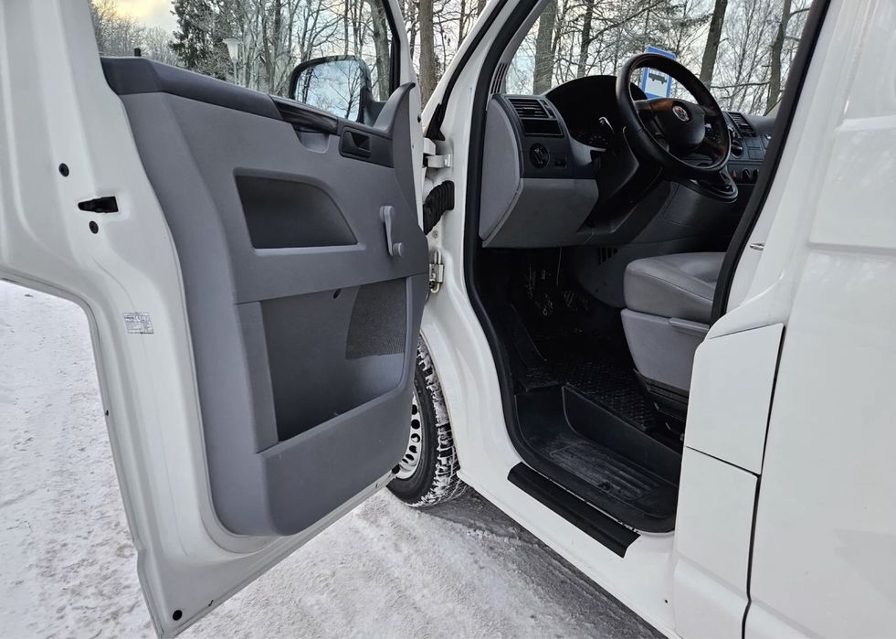 Volkswagen Transporter T5. 1.9 TDI