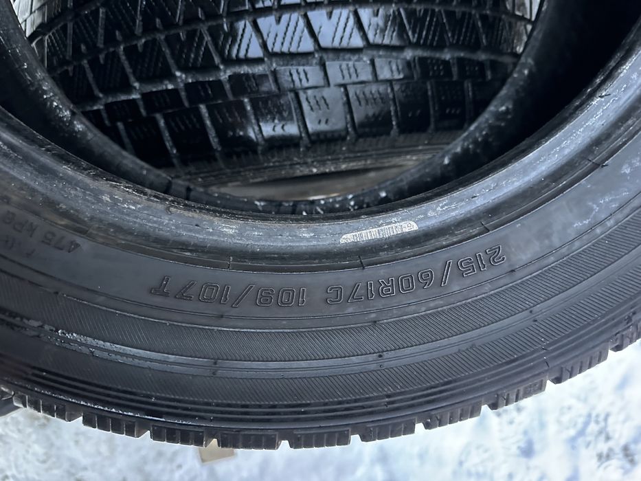 Шини майже нові 215/60 R17 Falken , резина комплект