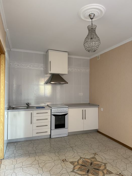Продам 1-кімнатну квартиру 47,1 м² у Чабанах, вул. Машинобудівників 4Б (5/14 поверх, будинок 2009 року)