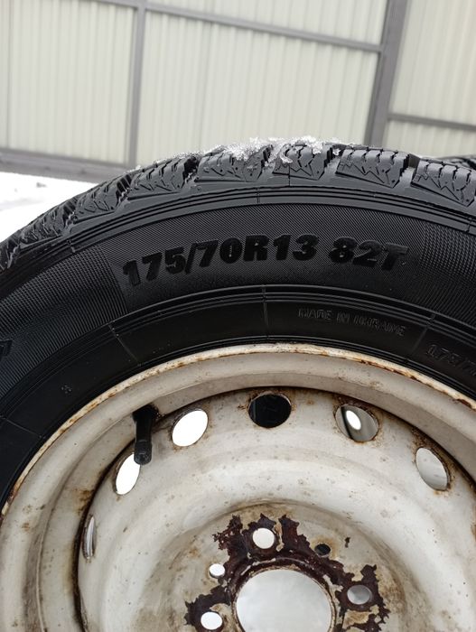 Шина зимова 175/70 R13
