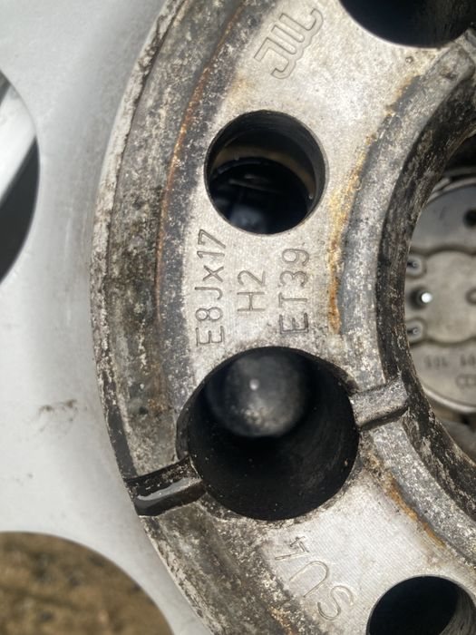 Диск audi q5 8r0 8x17 et39 8r0601025g