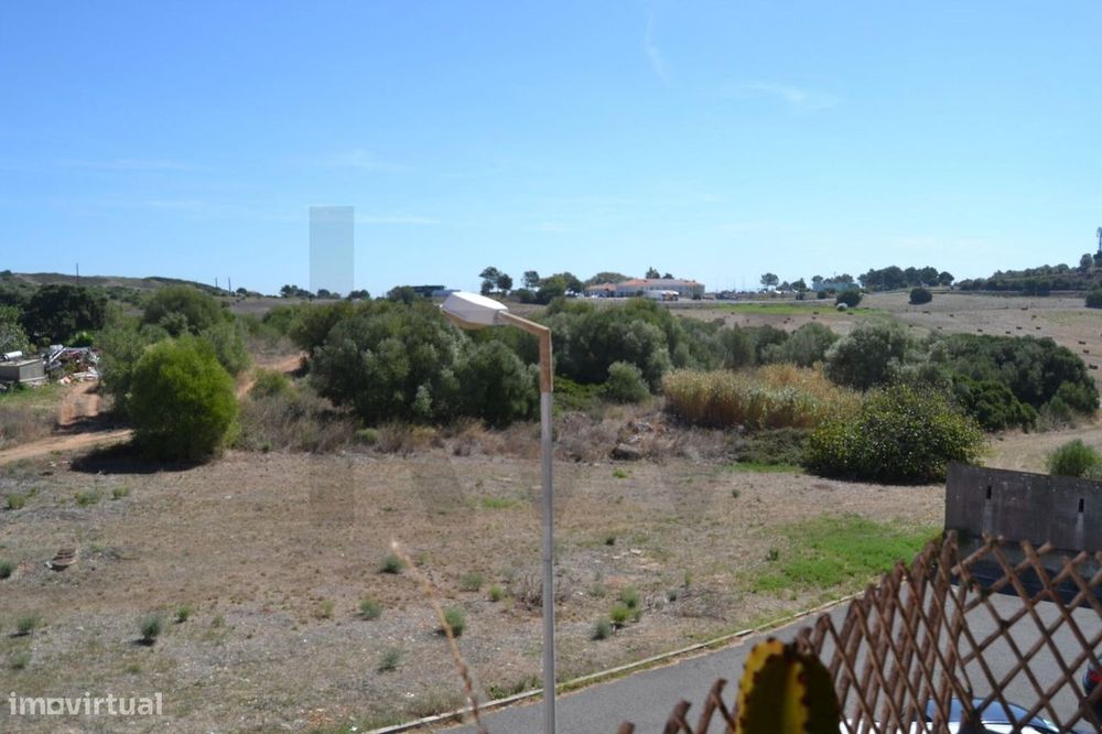 T3 com 2 Varandas, Vistas Desafogadas e Arrecadação | Vila Fria, Oeira