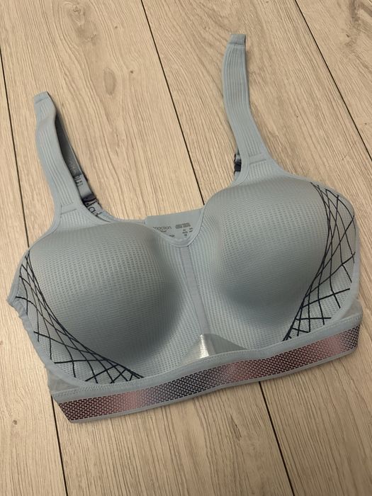Biustonosz sportowy Triumph Cardio Cloud