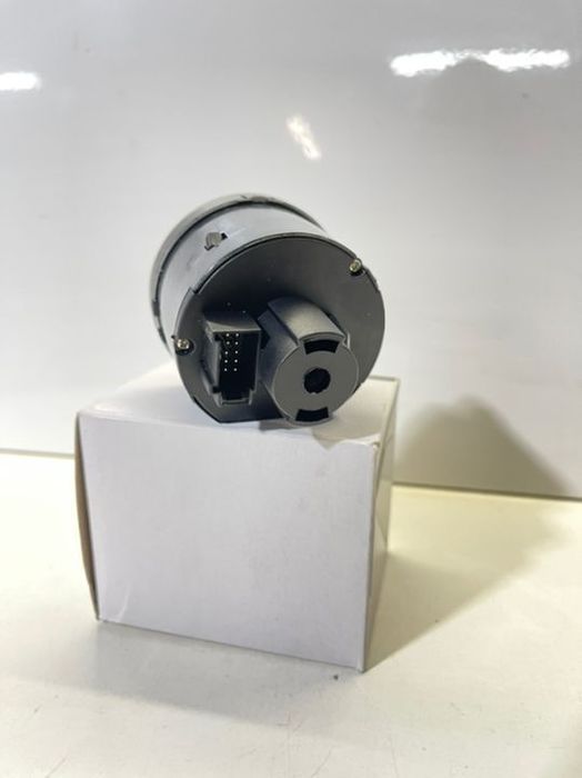 Interruptor, luzes Faróis Auto  VW  Golf Passat Sharan 5ND941431B