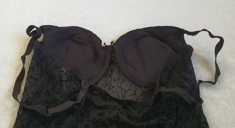 Czarne body r.75B prześwitujące motyw florystyczny Milena