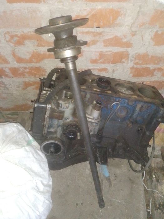 Продам мотор полуось  на ВАЗ 2105