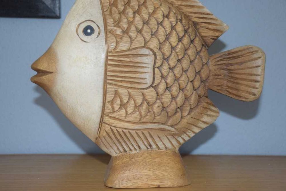 Peixe em madeira feito na Tailândia
