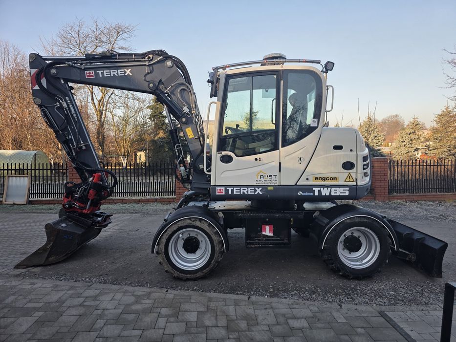 Wynajem koparek bez operatora. Zrób to sam! Koparki z rotatorami!